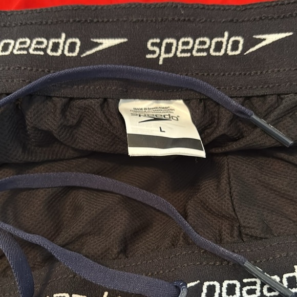 Speedo NWT men’s red and blue 5” inseam swim trunks size large - Picture 8 of 10